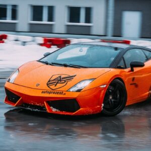 Lamborghini Gallardo - jazda po płycie poślizgowej