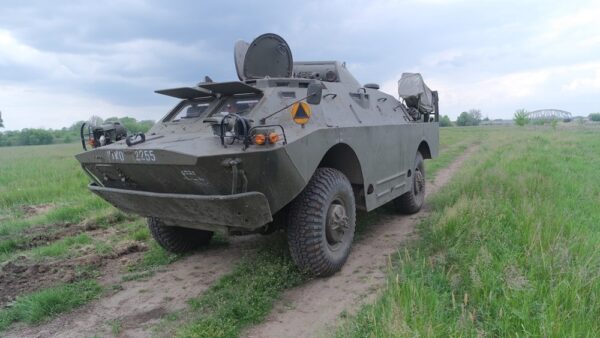 Poprowadź transporter rozpoznawczo-patrolowy BRDM-2